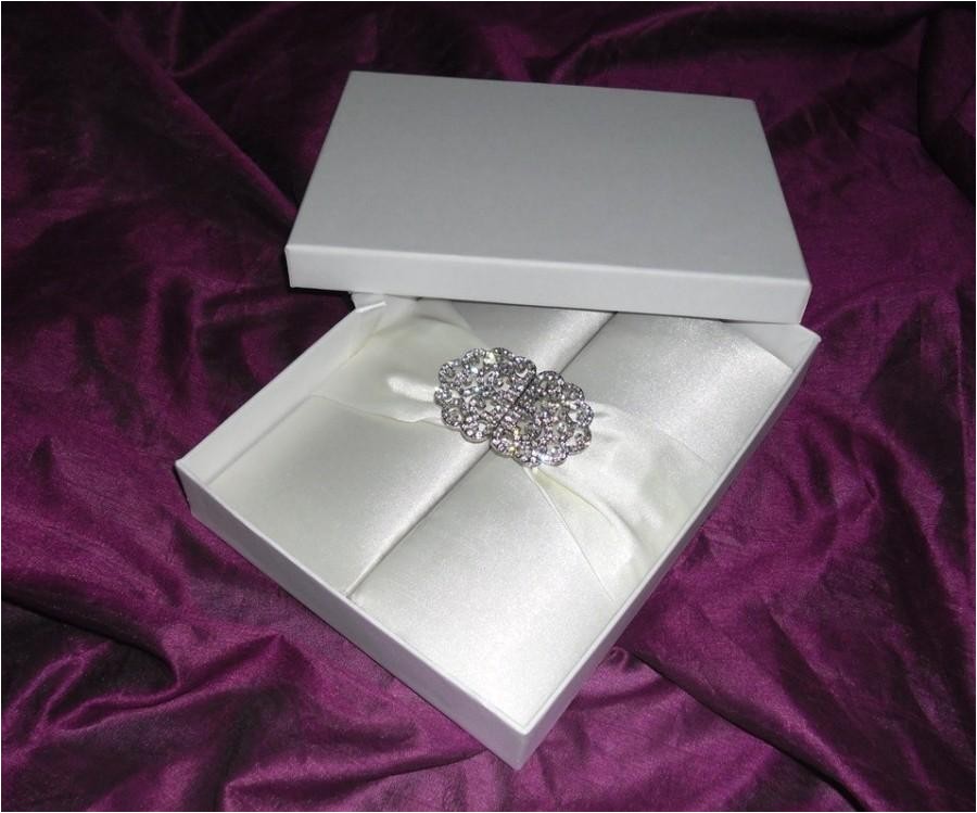 Ribbon Brooch Wedding Invitation Fancy Ivory Satin Wedding Invitation Folio with Satin