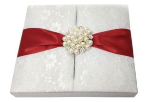 Ribbon Brooch Wedding Invitation White Lace Covered Silk Wedding Invitation Box with Large